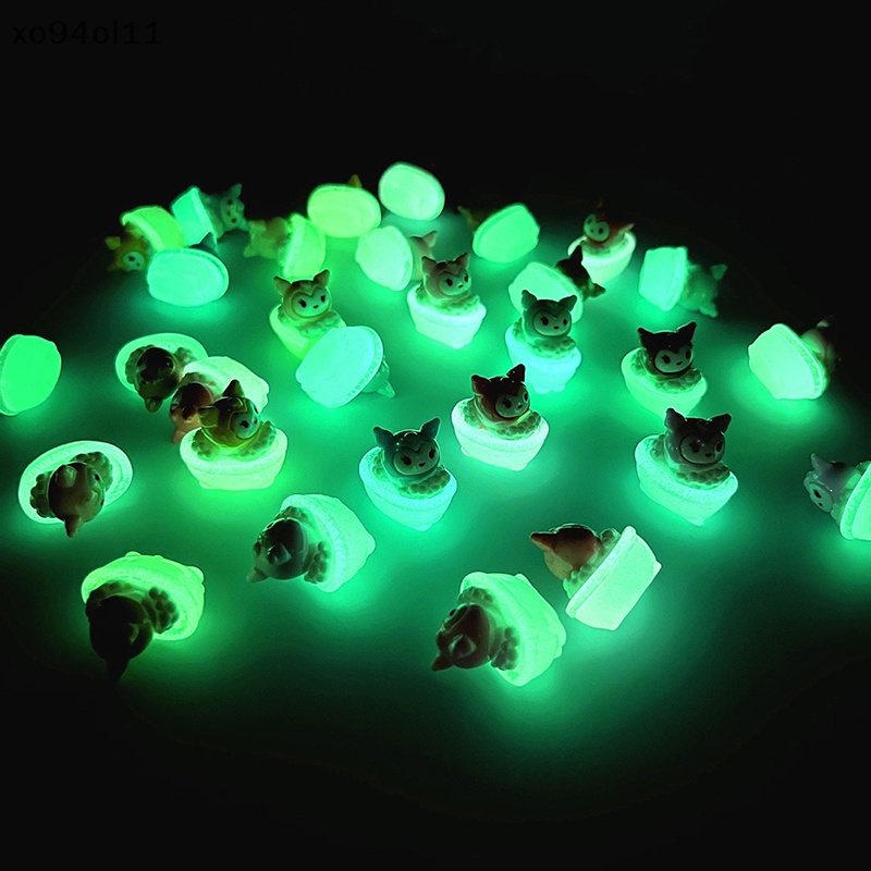 Xo 2Pcs Luminous Bathtub Kuromi Ornamen Mini Warna Kartun Boneka Micro Landscape Dekorasi Rumah Boneka Miniatur Mainan OL