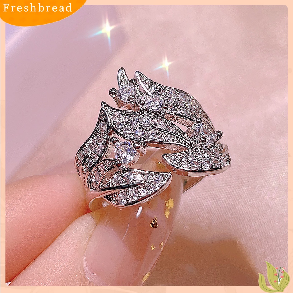 &lt; Freshbread &gt; Cincin Wanita Daun Berlian Imitasi Perhiasan Elegan Bright Luster Ring Untuk Pesta