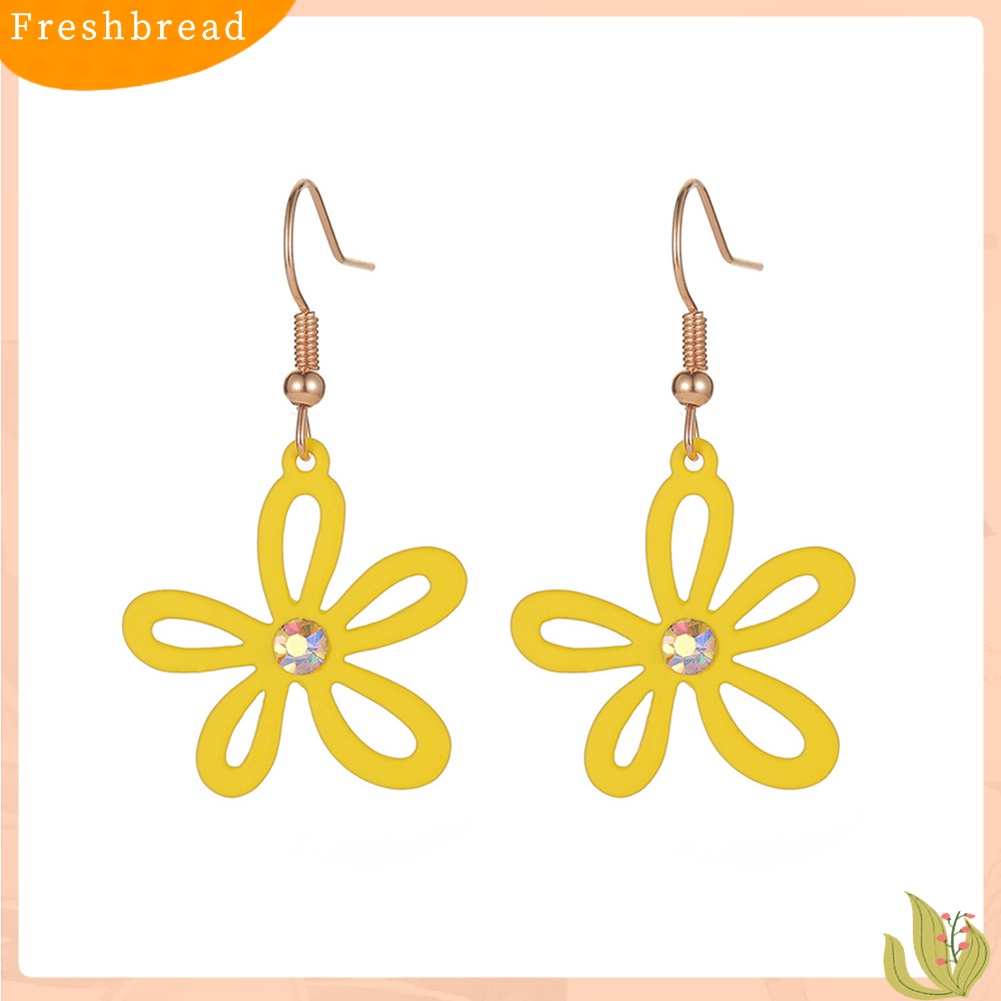 &lt; Freshbread &gt; Fashion Wanita Asimetris Berongga Bunga Menjuntai Ear Hook Earrings Perhiasan Hadiah