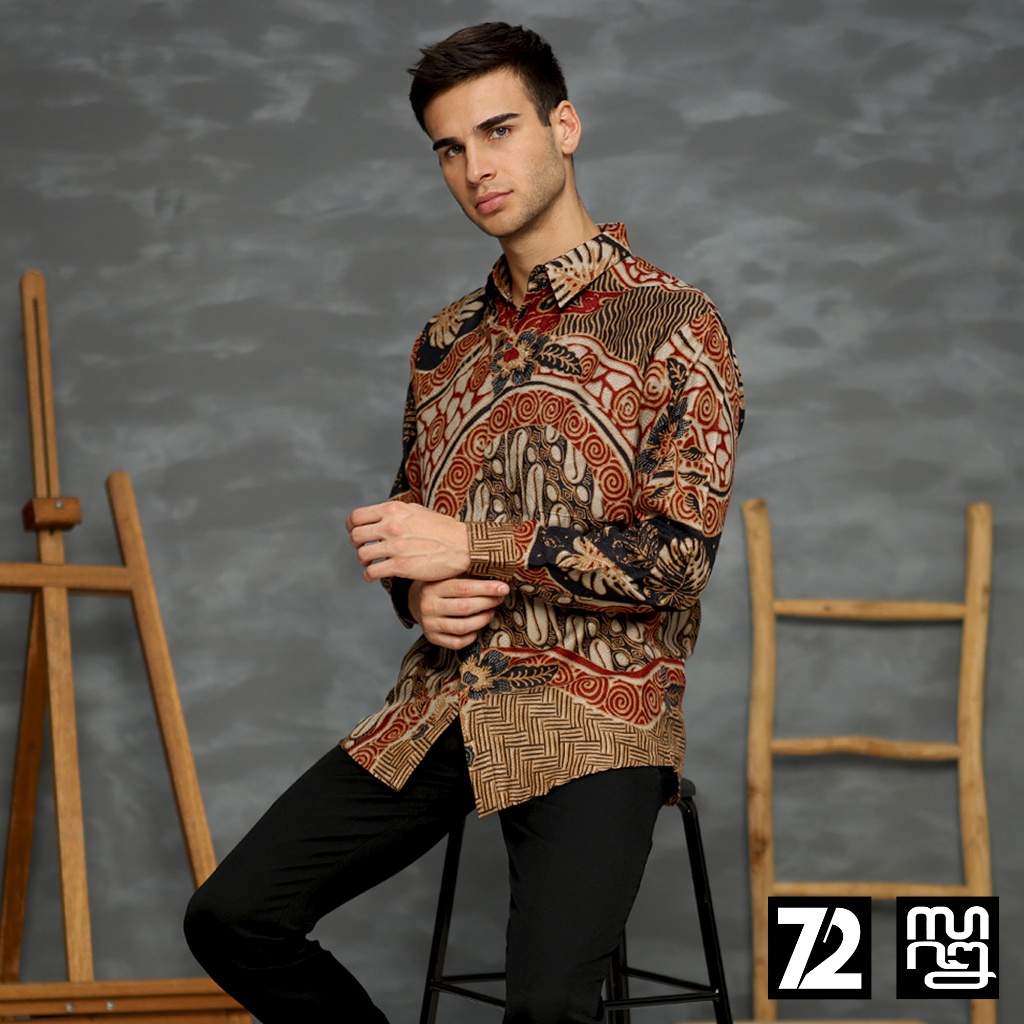 KEMEJA BATIK PRIA LENGAN PANJANG Kemeja Dobby Slimfit Motif Parang Roll Warna Hitam Merah 723445 Cap 72 - Baju Kemeja Atasan Pakaian Setelan Batik Pria Cowok Laki Laki Remaja Keluarga Kantor Lengan Panjang Modern Slimfit Slim Fit Premium Kekinian