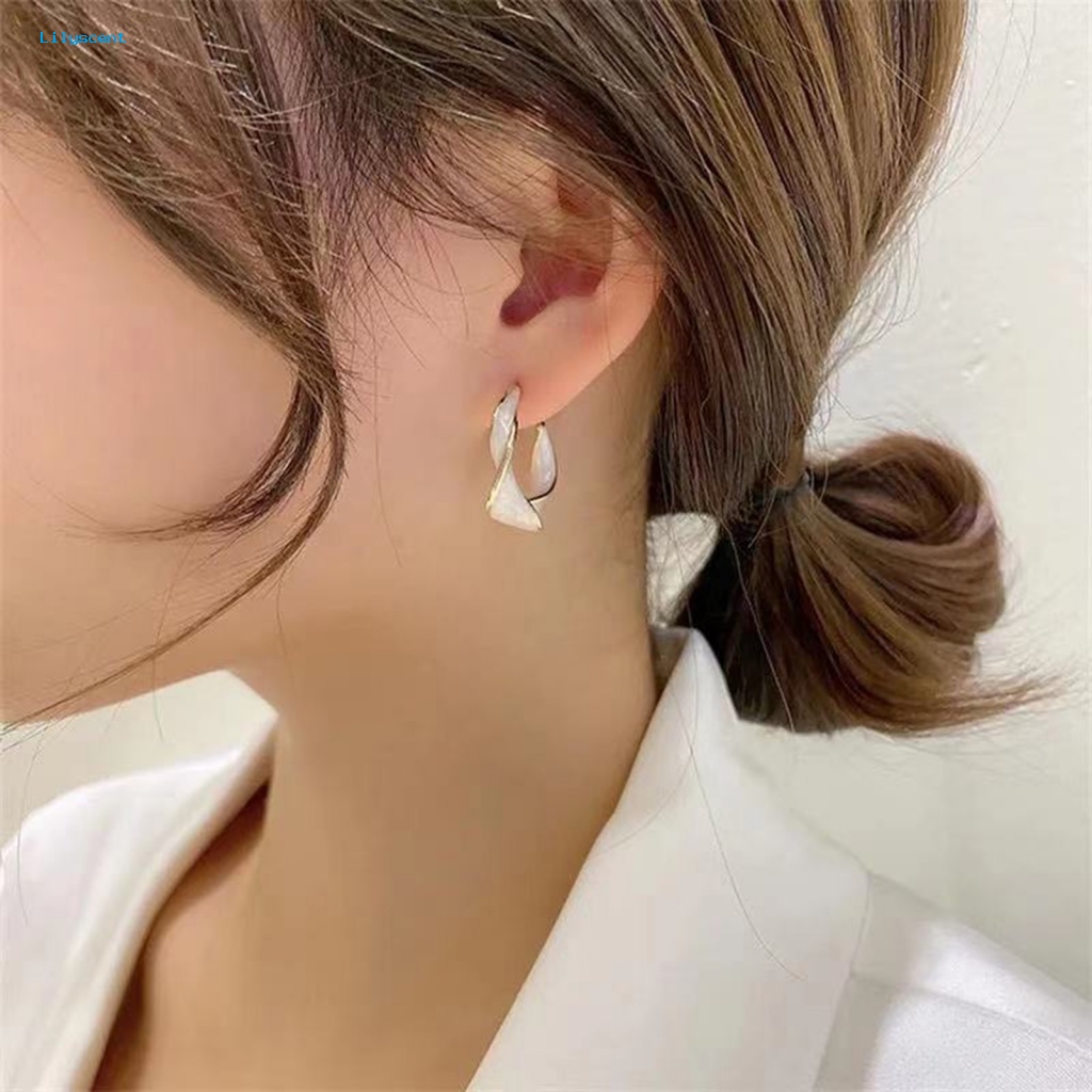 Lilyscent 1pasang Beige Retro Earrings Perhiasan Aksesoris Dekoratif Wanita Earrings Retro