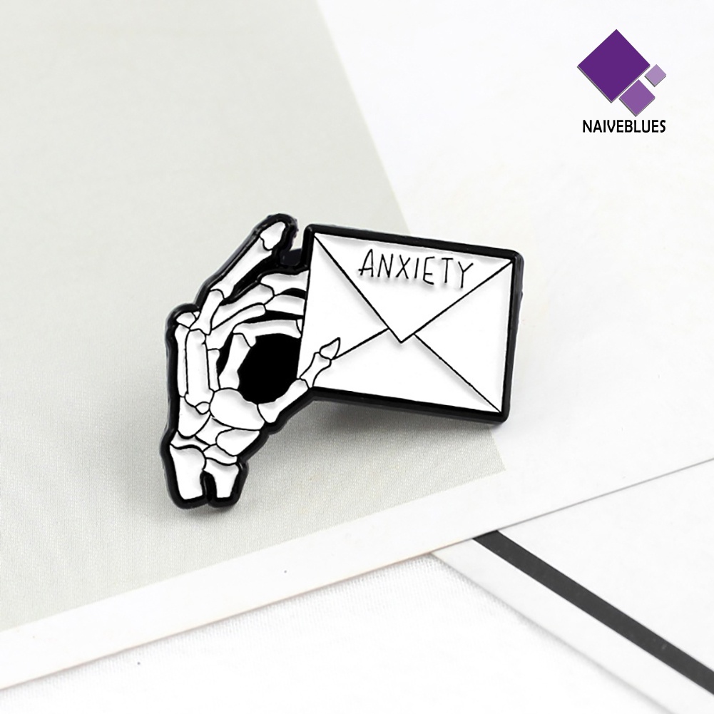 &lt; Naiveblues &gt; ANXIETY Letter Skeleton Tangan Enamel Bros Pin Wanita Jaket Jeans