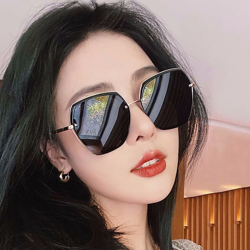 Kacamata Hitam Fashion Square Aesthetic Shades Untuk Wanita/Pria Metal Frame Sunglasses Eyewear