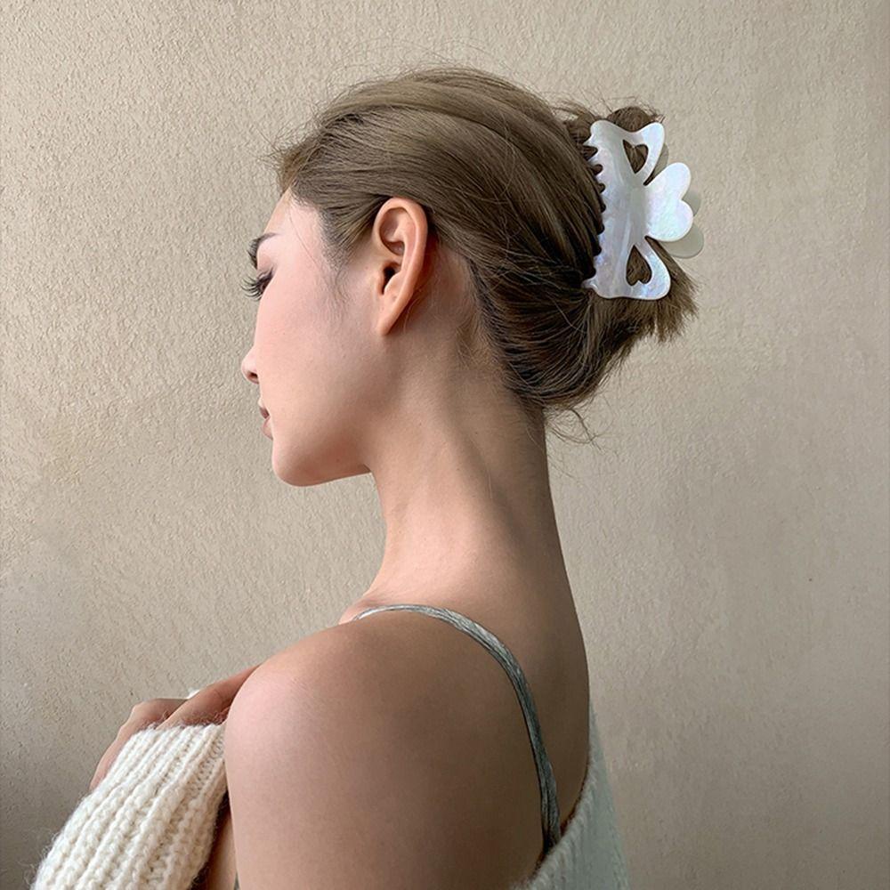 AUGUSTINA Love Heart Hair Claw Temperamen Geometris Kreatif Untuk Gadis Asam Asetat Hiu Klip Hiasan Kepala Besar Untuk Wanita Women Hair Clip