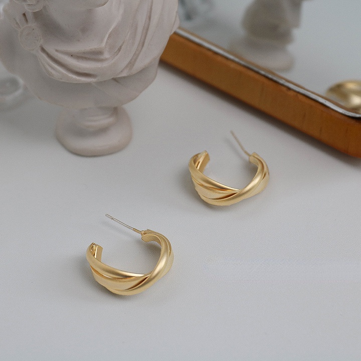 Anting Retro Geometris Matte Twist Korea Ear Studs Untuk Wanita Perempuan