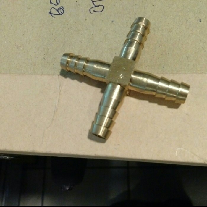 Tee sambungan selang cabang 4 uk 1/4" kuningan