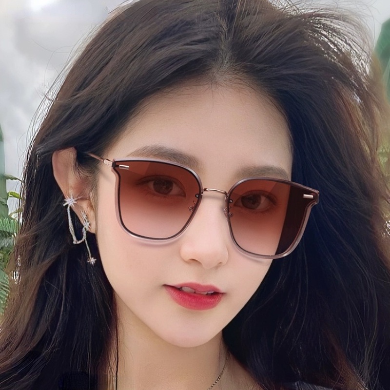 (YUZHU) Kacamata Hitam Tanpa Bingkai Logam Untuk Wanita Oversized Square Frame UV Protection Sunglasses