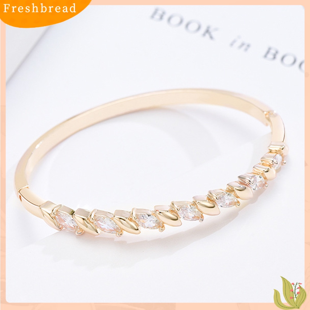 &lt; Freshbread &gt; Wanita Modis Bentuk Daun Berlian Imitasi Dekorasi Bangle Gelang Bracelet Wristlet