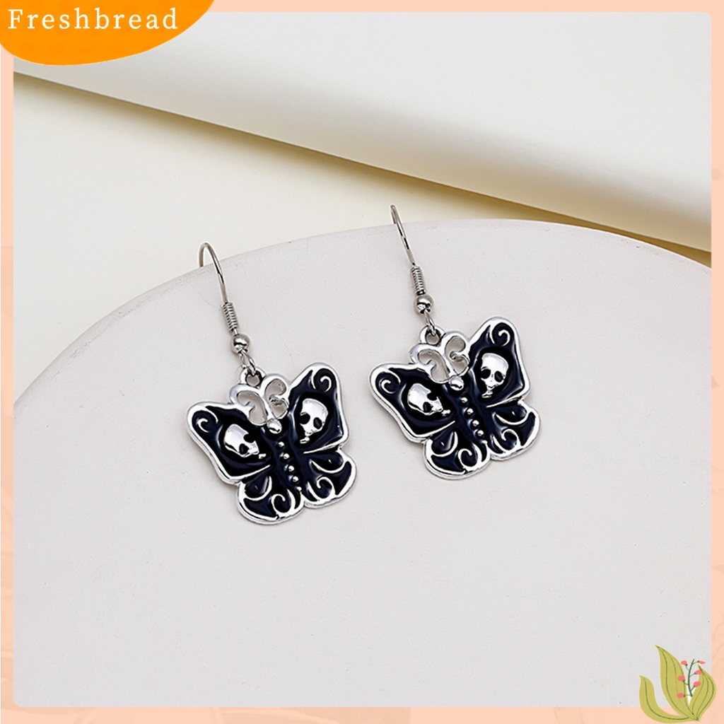 &lt; Freshbread &gt; 1pasang Anting Halloween Warna Kontras Telinga Hias Anti Karat Gaya Gelap Motif Tengkorak Bentuk Kupu-Kupu Anting Kait