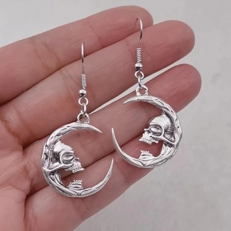 Gothic Punk Bulan Tengkorak Menjuntai Anting Wanita Gadis Kepribadian Vintage Trendi Warna Perak Skeleton Crescent Drop Earring Jewelry