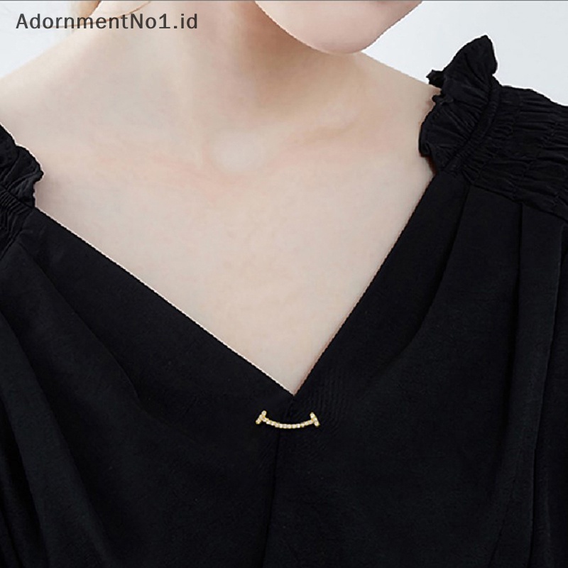 [AdornmentNo1] Kepribadian Wajah Logam Bros Anti Ekspos V-neck Gesper Aksesoris Serbaguna Kecil Bros Pin Mantel Kancing Ornamen [ID]