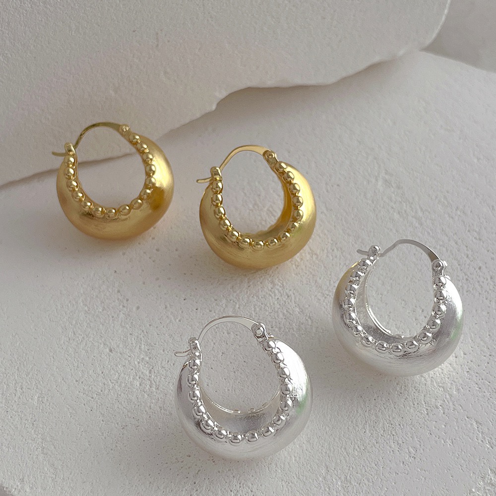 Anting Bulat Logam Desain Versi Korea Gaya Baru Gaya Keren Anting Unik Wanita