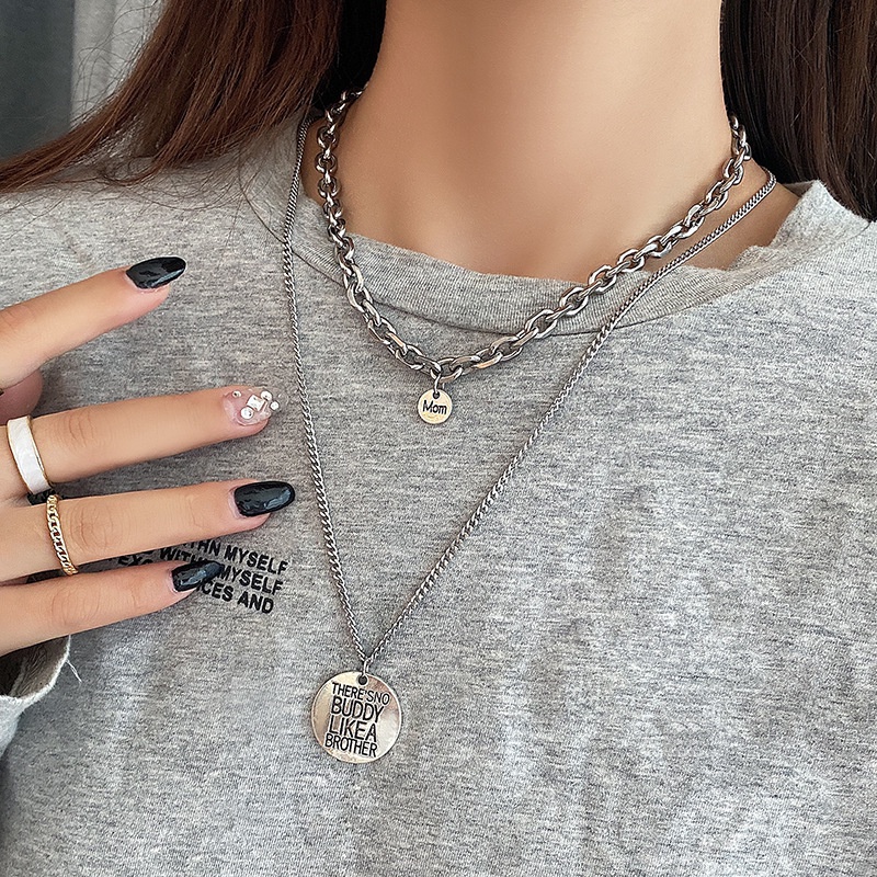 Gaya Hip-hop ins Gaya Keren Multi-Layer Inggris Plat Bulat Kasual Trendi Influencer Kalung Necklace Wanita Trendi Sweater Rantai