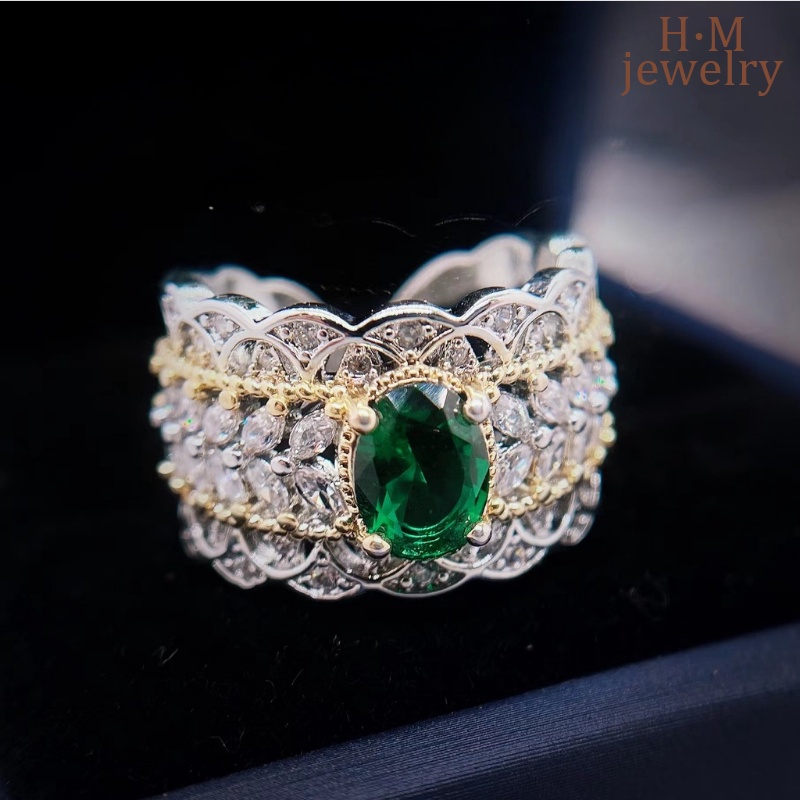 Gaya Pengadilan Vintage Pola Berongga Duawarna Emas Renda Zamrud Cincin Berlian Besar