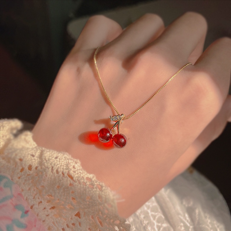 Kalung Rantai Kreatif Merah Anggur Klavikula Kalung Gadis Liontin Kalung Pria Choker Kalung Wanita Cherry Liontin Wanita Pesona Kalung Perhiasan Aksesoris