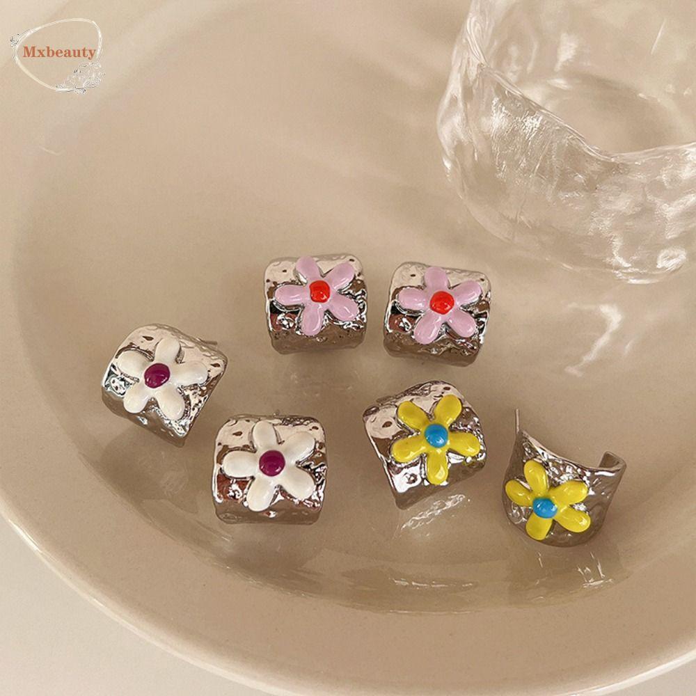 Mxbeauty Anting Enamel Simple Vintage Kerut Manis Bentuk C Bahan Alloy Perhiasan Telinga Untuk Wanita