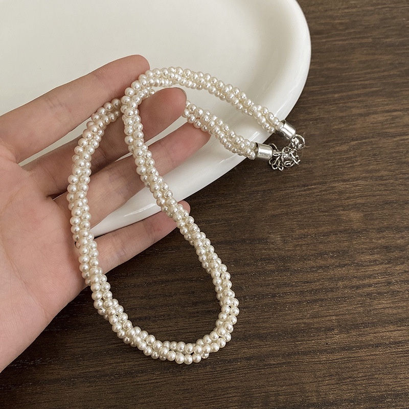 Kalung Mutiara Memutar Multi-layer Cahaya Niche Mewah High-End Klavikula Rantai Temperamen Perempuan Semua @-