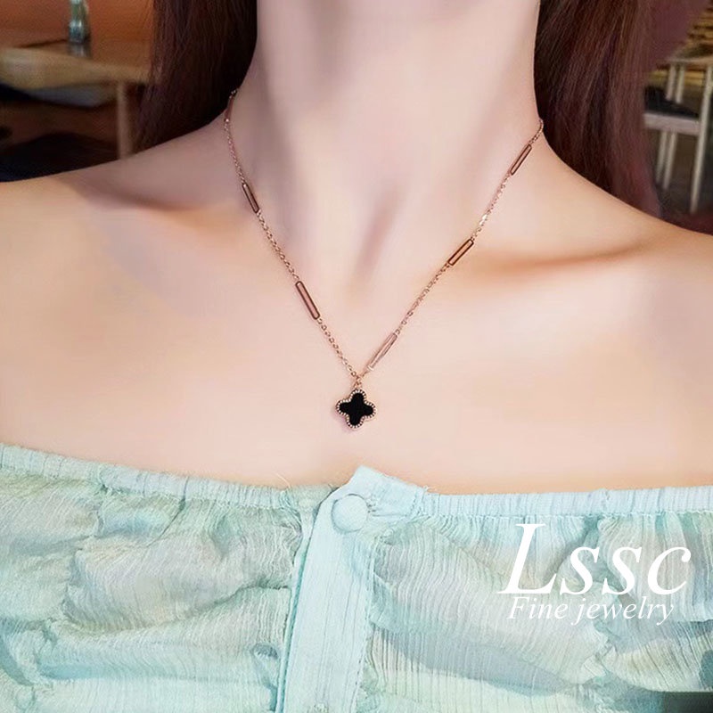 Kalung Titanium Bunga Clover Hitam Aesthetic Cantik Korea Emas 18K Anti Karat Aksesoris Wanita Perhiasan