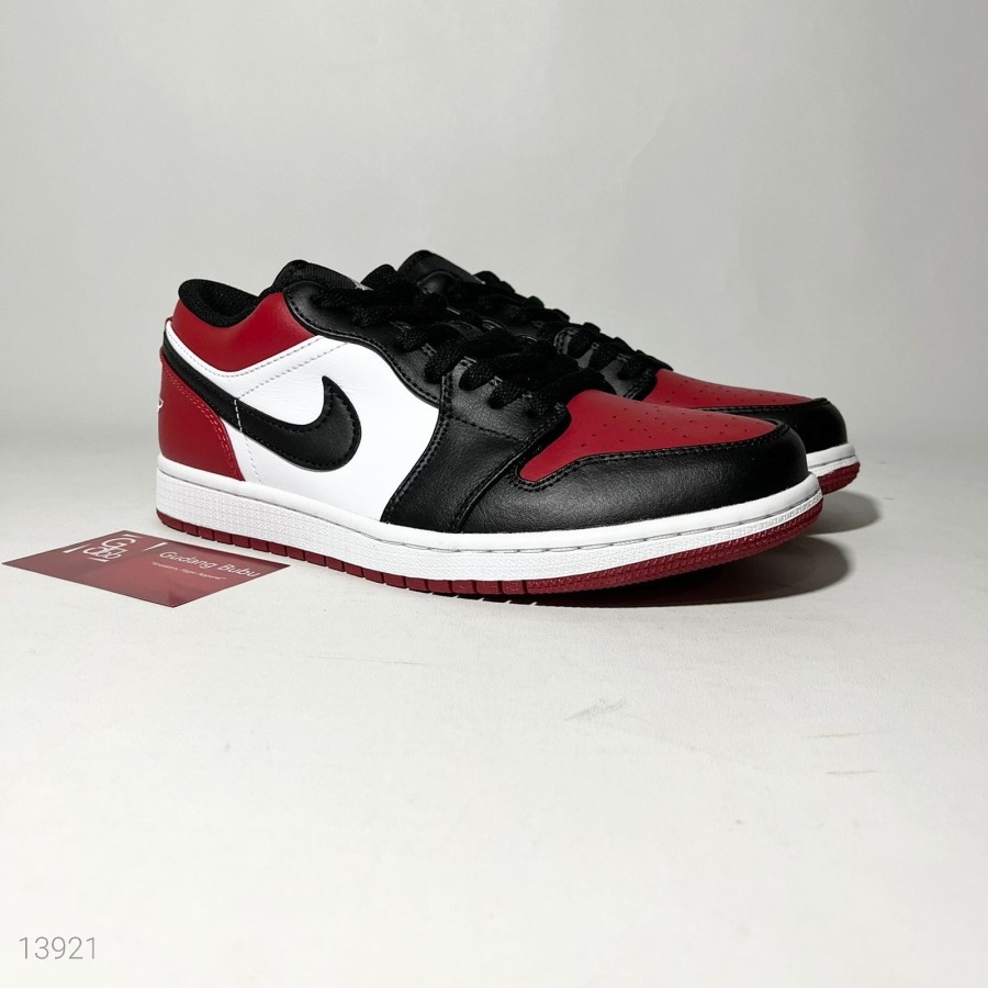 Sneakers Air Jordan 1 Low Bred Toe Black White Red 2021 Sepatu Vv2