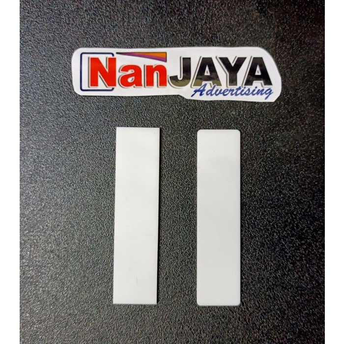 

Bahan Name Tag akrilik ukuran standar 8X2 cm Tebal 2mm- - PUTIH SOLID