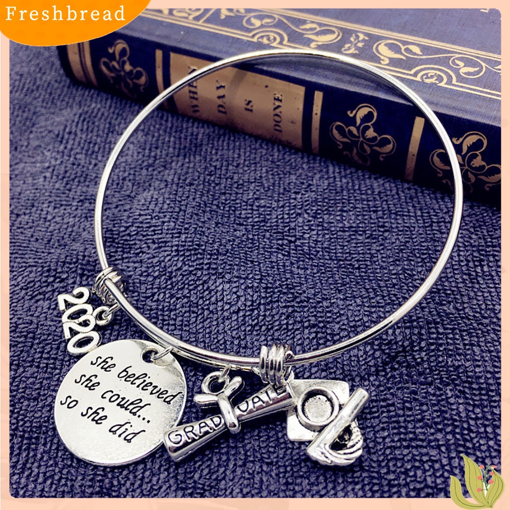 &lt; Freshbread &gt; Huruf Grafir Mortarboard Adjustable2020Gelang Wisuda Bangle Hadiah