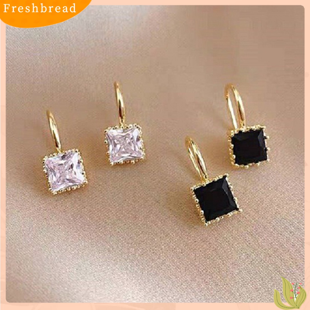 &lt; Freshbread &gt; 1pasang Anting Tusuk Bentuk Persegi Perhiasan Berlian Imitasi Penampilan Fashion Giwang Telinga Tahan Lama Untuk Pakaian Sehari-Hari