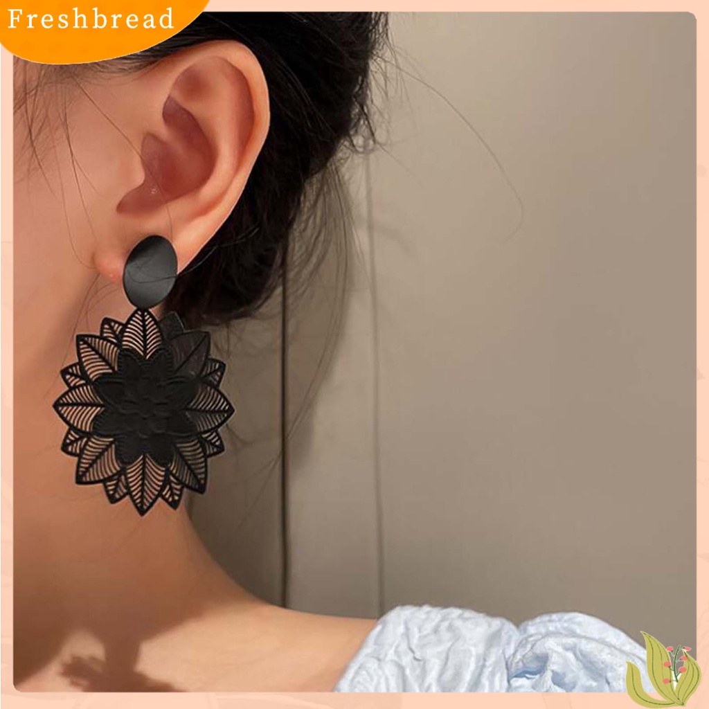 &lt; Freshbread &gt; 1pasang Anting Wanita Berongga Keluar Bentuk Bunga Perhiasan Vintage Anting Drop Berlebihan Untuk Perjamuan