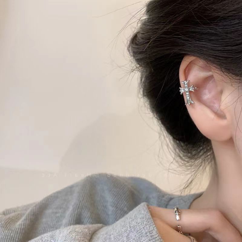 Anting Aksesoris Zirkon Klip Telinga Salib Kepribadian Indah