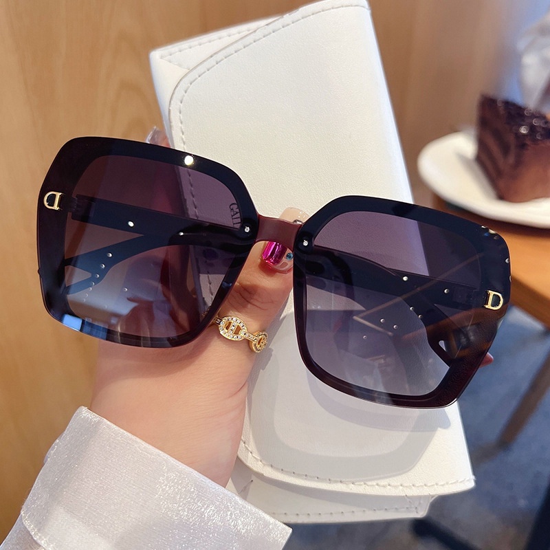 (YUZHU) Fashion D Oversized Frame Sunglasses Untuk Wanita Mode Baru Bingkai Persegi Kacamata Perlindungan UV