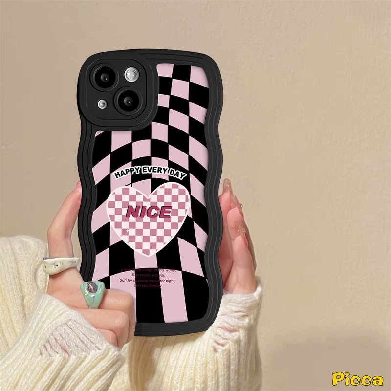 IPHONE  Ins Trendy Keren Kotak-Kotak Bagus Cinta Hati Ponsel Case Kompatibel Untuk Iphone11 14 12 13 Pro Max XR 7Plus 8Plus X7 8 6 14 6s Plus XS Max SE 2020 Lembut Tpu Bergelombang Penutup Tepi