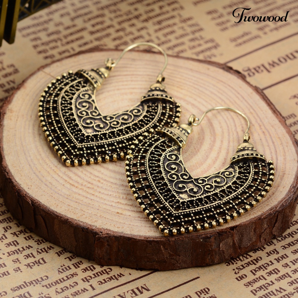 Twowood Pesta Vintage Wanita Ukiran Berongga Jantung Liontin Pernyataan Leverback Earrings