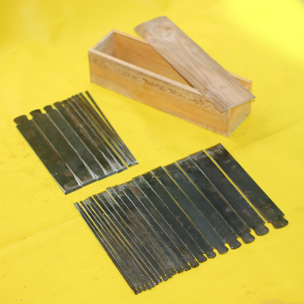 alat pahat ukir kayu manual plus kotak simpan