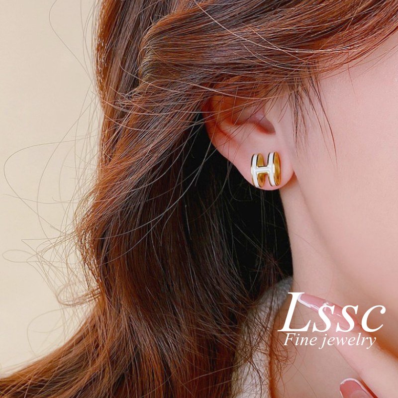 Anting Titanium Tusuk Huruf H Emas 18K Anti Karat dan Anti Luntur Cantik Aesthetic Korea Aksesoris Wanita Perhiasan