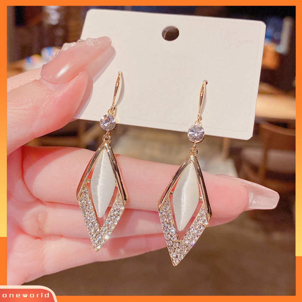 [WOD] 1pasang Berlian Imitasi Shiny Drop Earrings Alloy Faux Opal Belah Ketupat Pendant Hook Earrings Perhiasan Pesta