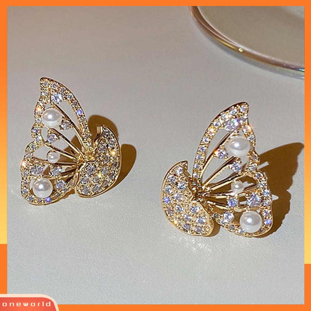 [WOD] 1pasang Anting Pejantan Wanita Bentuk Kupu-Kupu Individu Berlian Imitasi Berongga Keluar Lady Earrings Hadiah Ulang Tahun