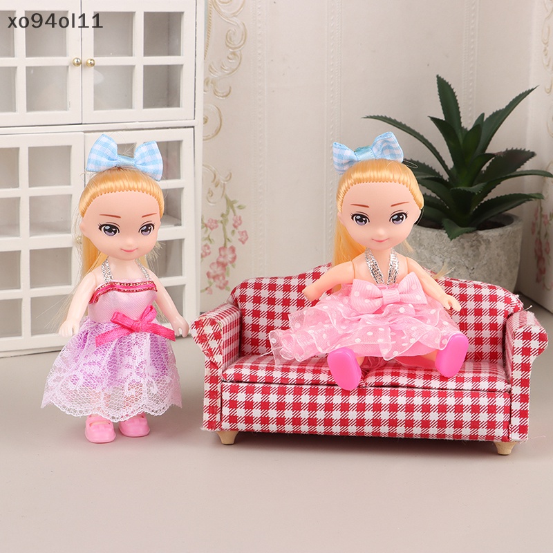 Xo1:12 Rumah Boneka Miniatur Boneka Ornamen Orang Model Gadis Kecil Dalam Gaun Anak Pretend Play Mainan Aksesoris Rumah Boneka OL