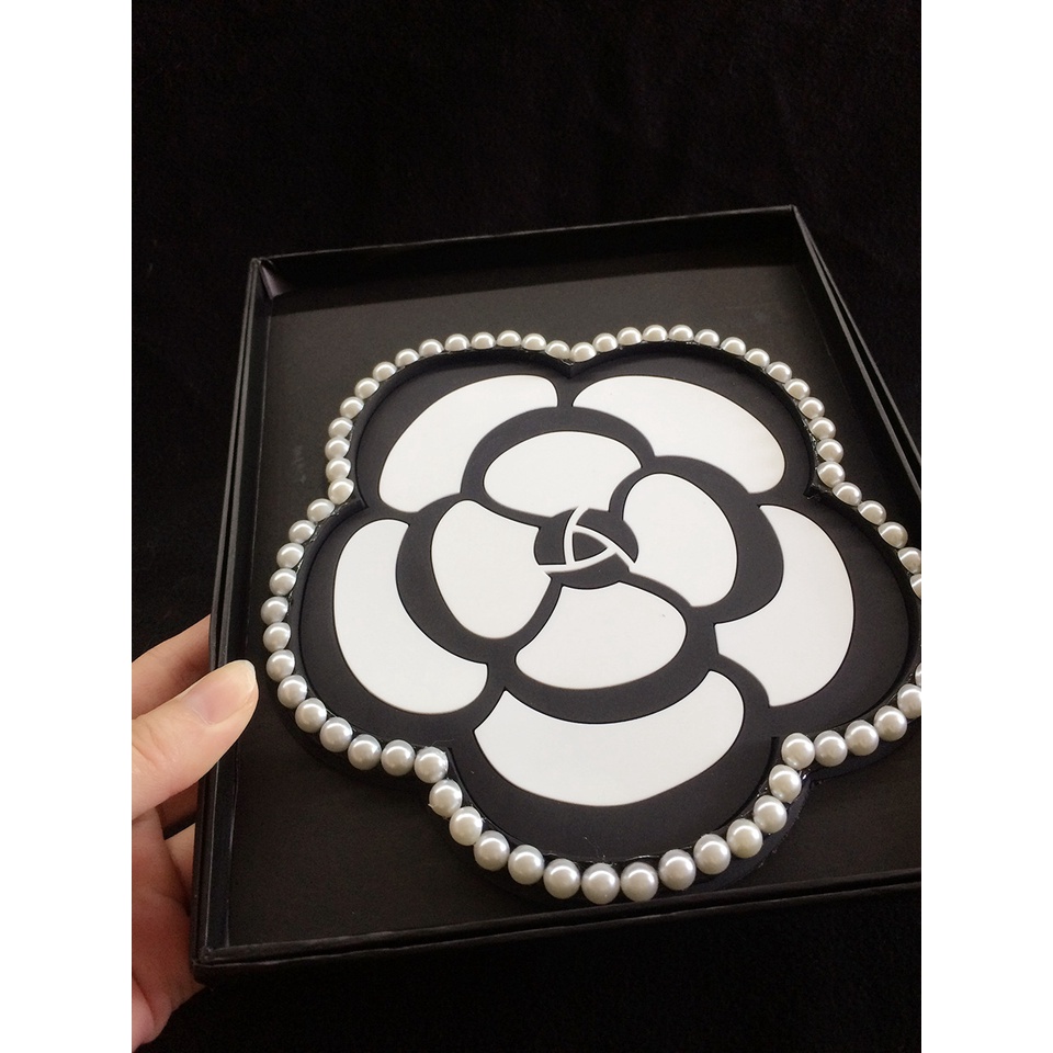 Car diamond camellia anti slip mat, Alas anti slip Bunga Mutiara Kreatif Mobil