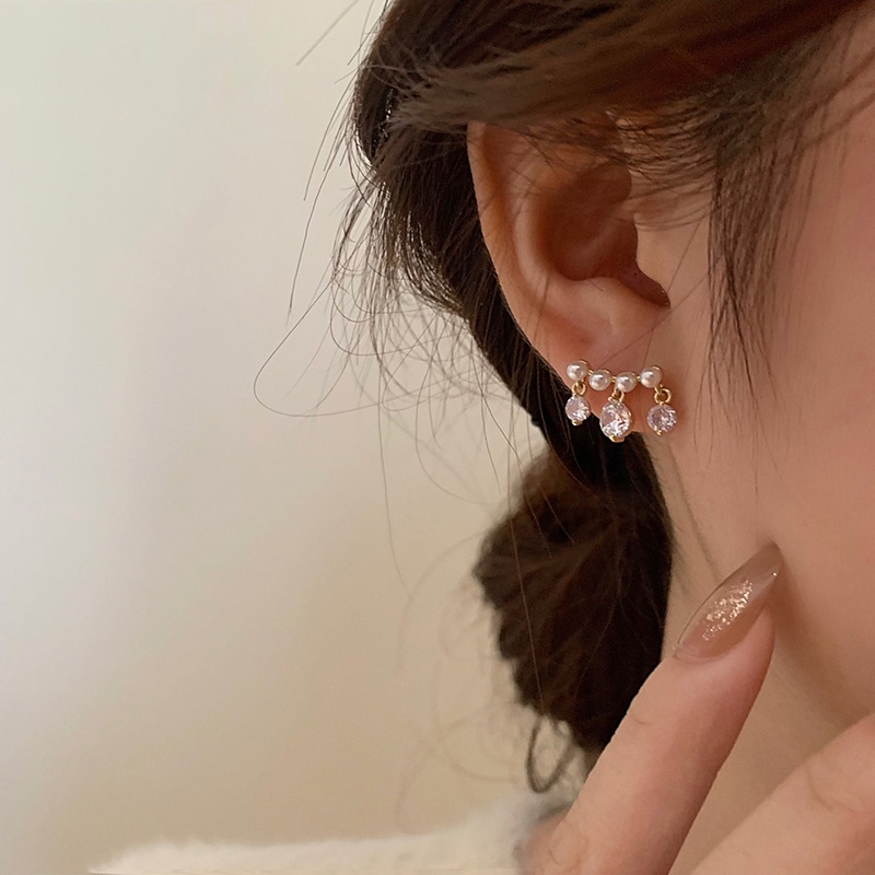 Anting Mutiara Desain Niche Temperamen High-End Rumbai Berlian Imitasi Prancis