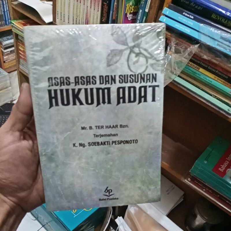 

buku asas-asas dan susunan hukum adat