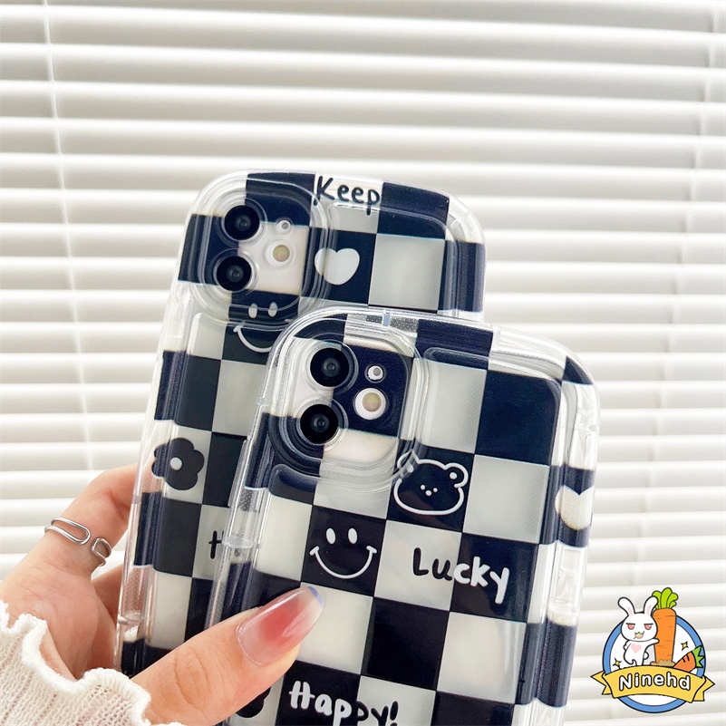 IPHONE Casing Kompatibel Untuk Iphone14 13 12 11 Pro Max X Xr Xs Max8 7 6 6s Plus SE 2020 Chessboard Checker Bear Wajah Tersenyum Pasangan Ponsel Case Silikon Bening Anti Jatuh Airbag Soft Case