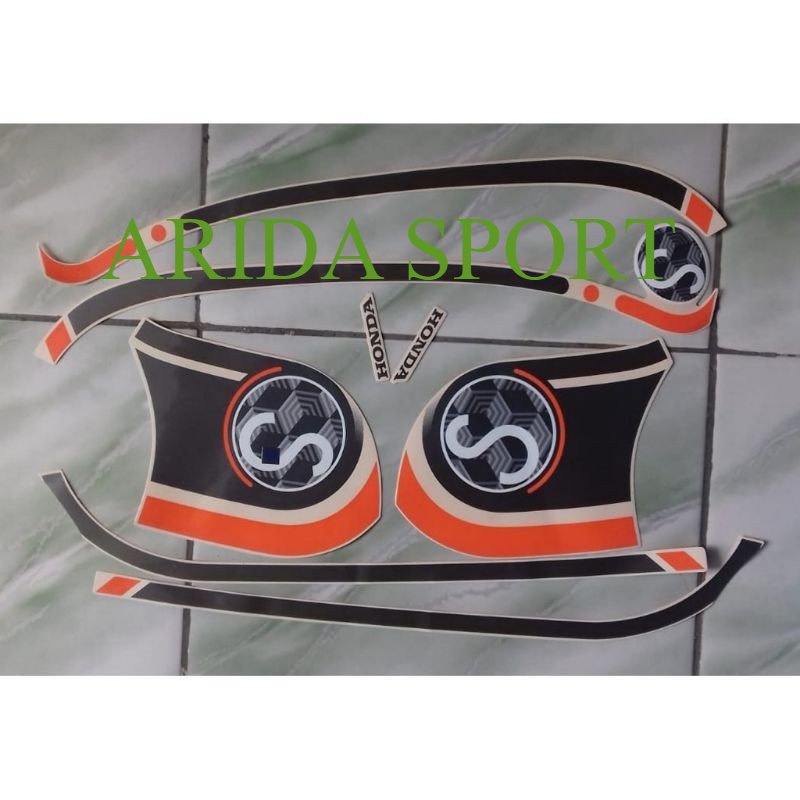 Stiker Striping   lis body honda scoopy fi fashion thn 2020 2021 cream