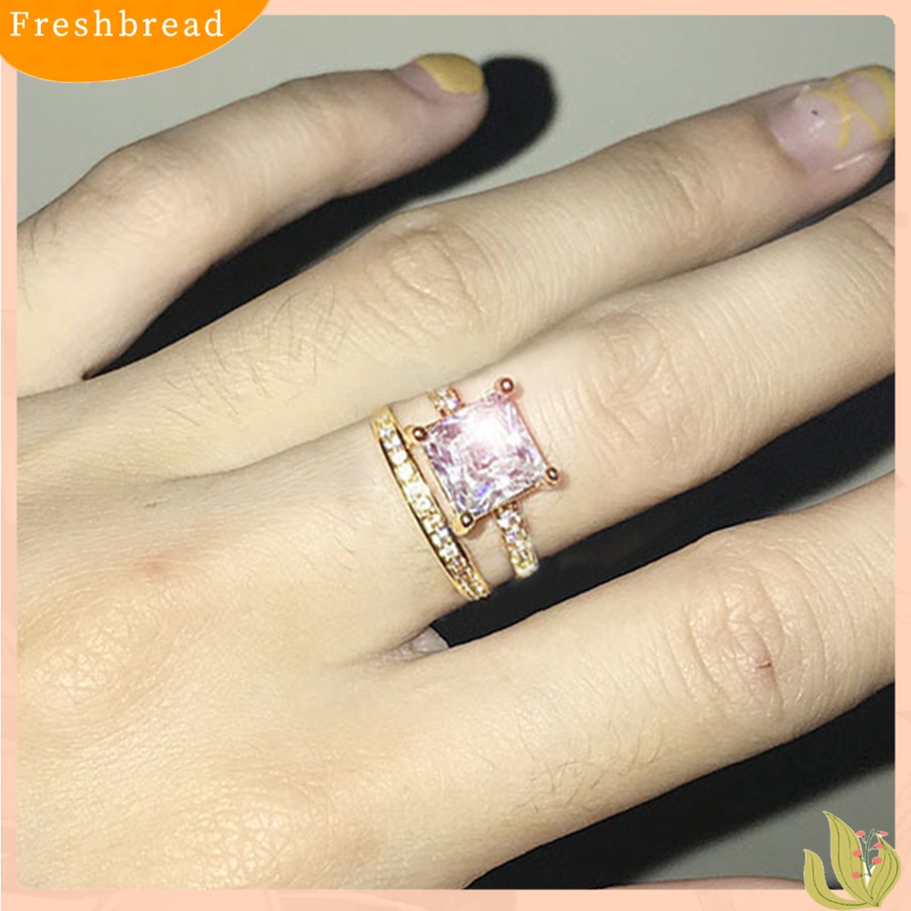 &lt; Freshbread &gt; 2 Pcs Cubic Zirconia Rings Shiny Square Faux Crystal Alloy Ring Elegan Perhiasan Aksesoris Temperamen Wanita Jari Cincin Set Pertunangan Hadiah Fashion Perhiasan