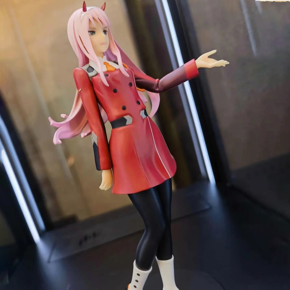 Darling In The FRANXX 18cm Zero Two Figure Mainan Desktop Dekorasi Koleksi Model Mobil Rumah Hias