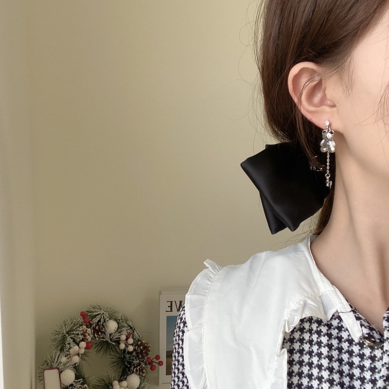 Anting Tusuk Gantung Asimetris Bahan Sterling Silver 925 Desain Beruanghatibintang Untuk Wanita