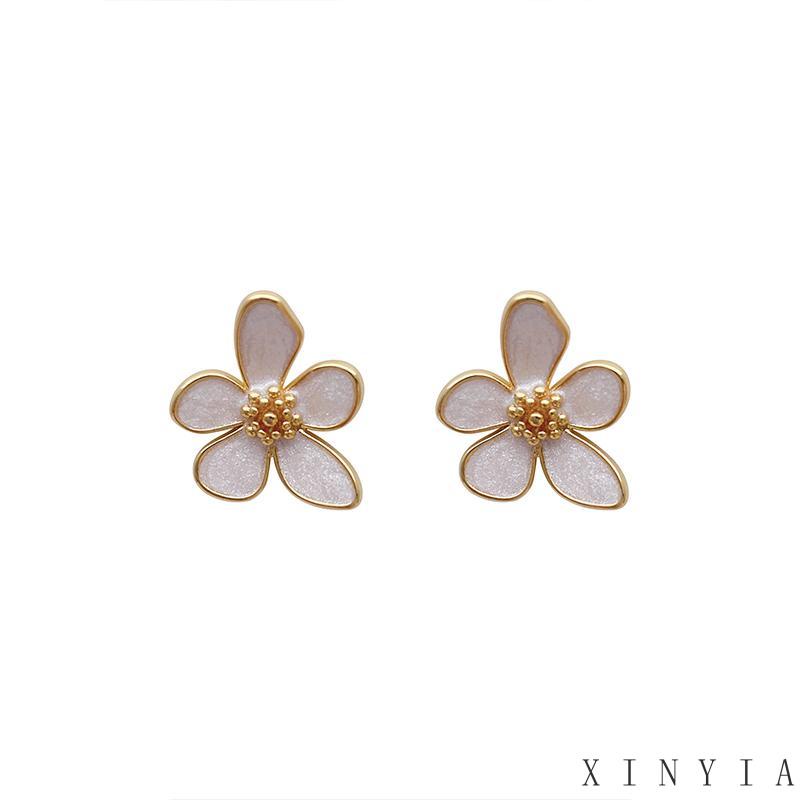 【Bayar di tempat】Anting Bunga Camelia Wanita Serbaguna Kecil Segar Rasa Canggih Anting Fashion Sederhana