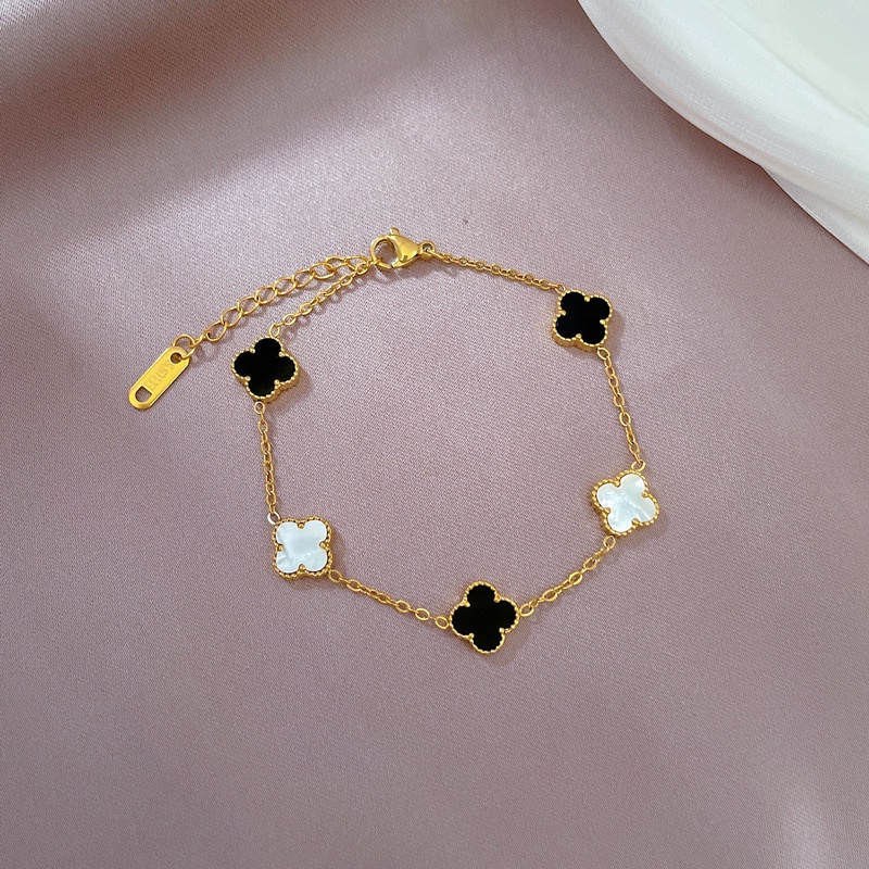 Gelang tangan clover lima warna