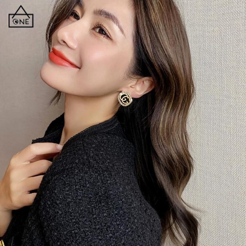 COD❤️Anting persegi pin perak S925，Desain Huruf Anting bertabur berlian untuk wanita-A.one