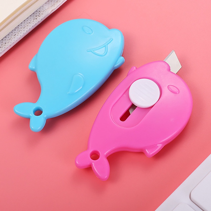 [M7] CUTTER MINI MOTIF DOLPHIN / CUTTER MINI PEMBUKAT PAKET / CUTTER MINI PEMOTONG KERTAS / CUTTER KECIL MULTIFUNGSI