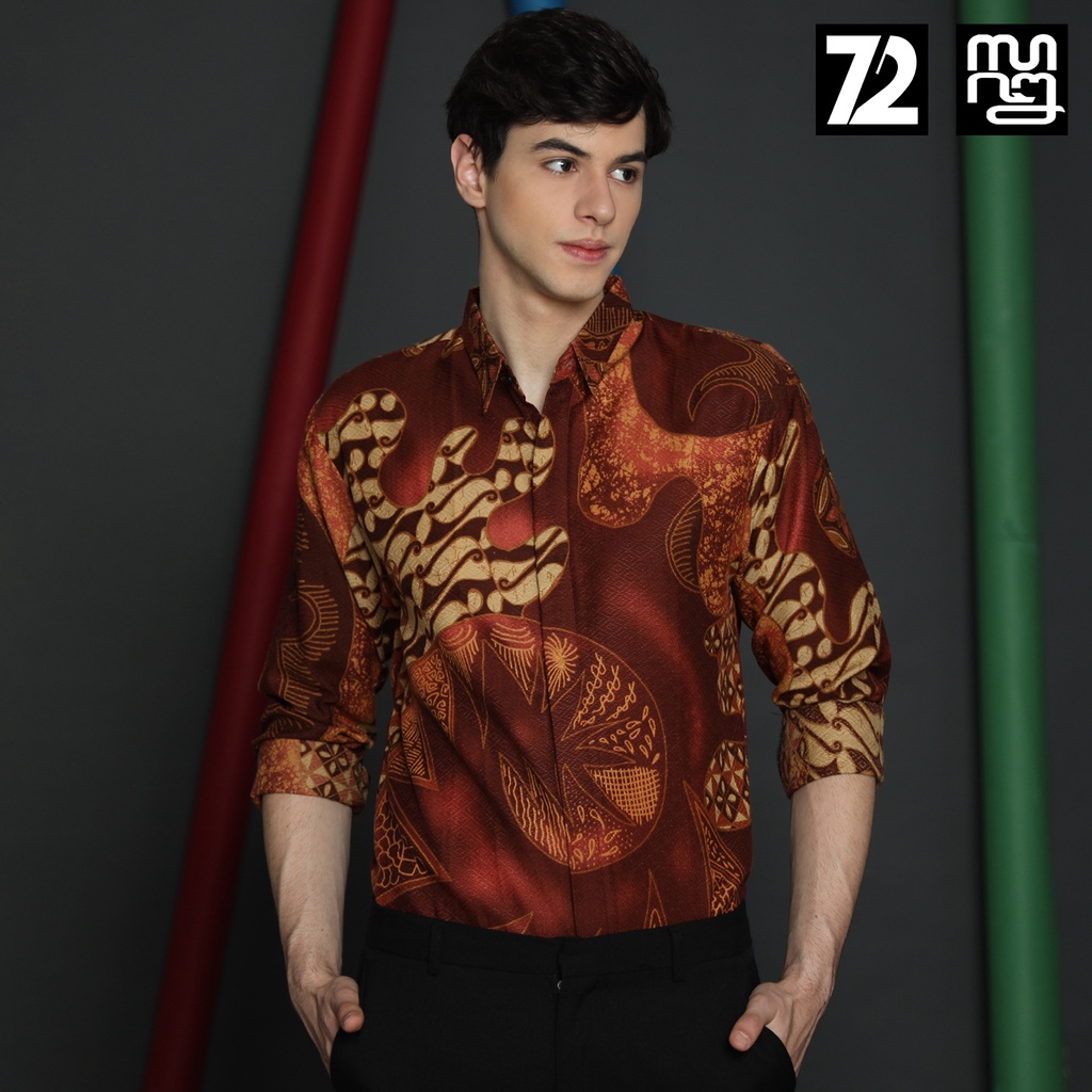 KEMEJA BATIK PRIA Dobby Slimfit Lengan Panjang Parang Premium Alardo Warna Merah Maroon 723552 Cap 72 - Baju Kemeja Atasan Pakaian Setelan Batik Pria Cowok Laki Laki Remaja Keluarga Kantor Lengan Panjang Modern Slimfit Slim Fit Premium Kekinian