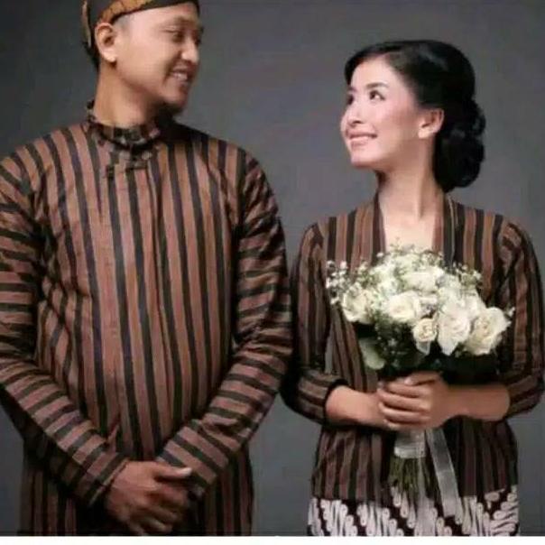 Lurik HOT PROMO Baju Couple Surjan Lurik Kebaya Lurik dan Blangkon - Baju Couple Batik - Baju Couple